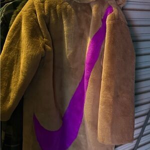 NIKE Tan Fur Coat with Purple Swoosh Size Small